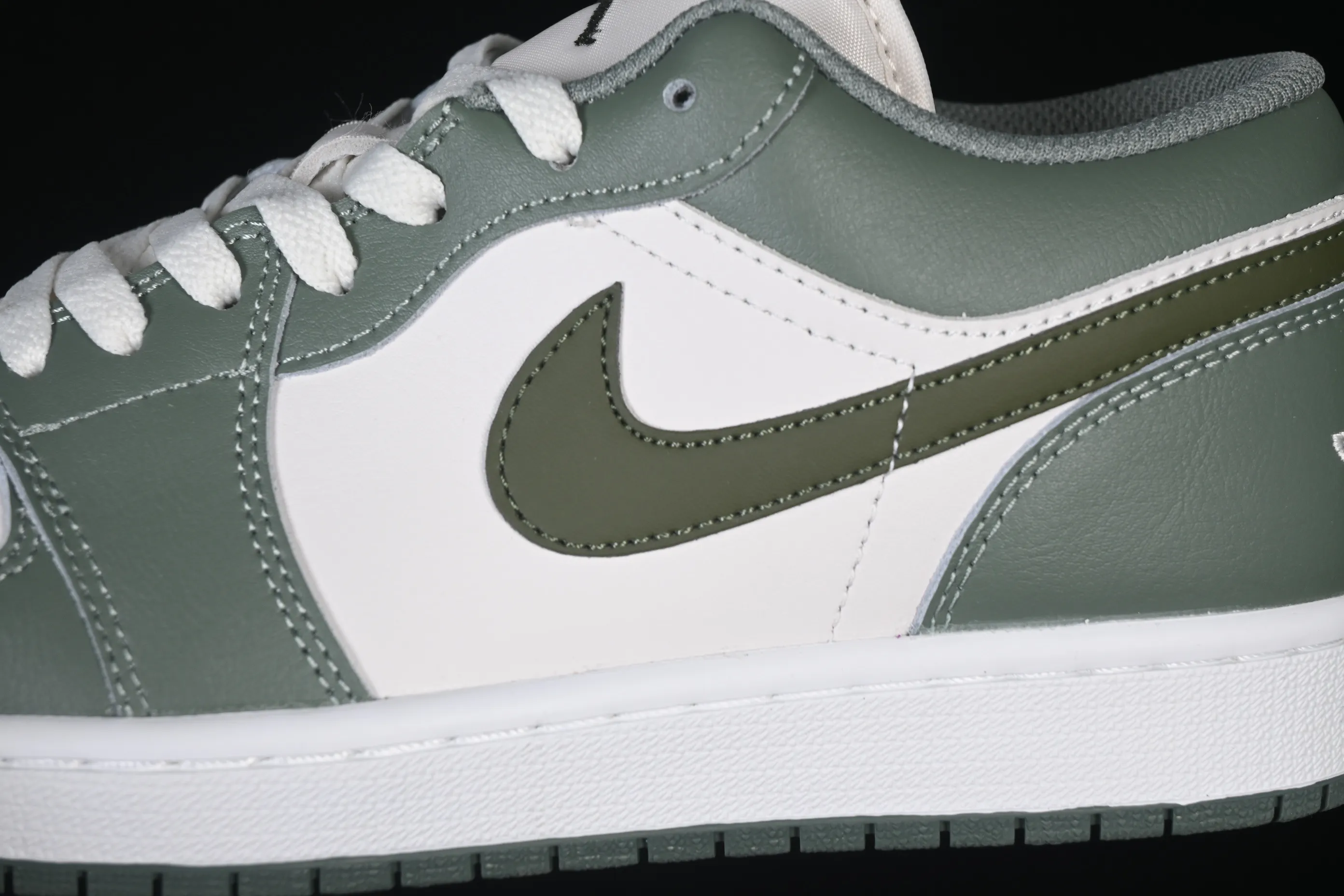 All categories Air Jordan Jordan series basketball shoes Air Jordan 1 Low High-end customized low-top sneakers Air Jordan 1 Low AJ1 Joe 1 meter white and green low-level cultural casual sneakers 553558-300